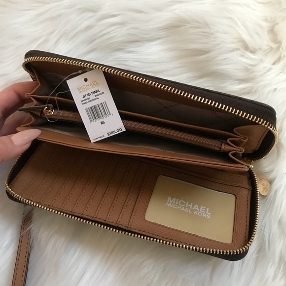 Michael Kors Jet Set Travel Brown Logo Wallet Case - Picture 4 of 6